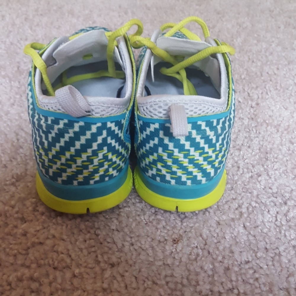 Shoes - Picture 5 of 8